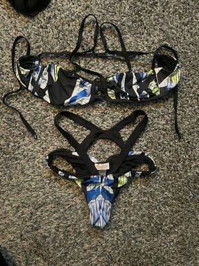 Beach Bunny Black Floral-Print Strappy Bikini Top with Blue Accents